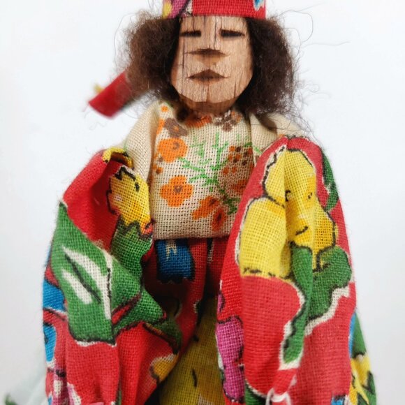 Hand-Carved Wooden Tarahumara Indian Doll w/ Basket 9″ × 3″ Folk Art - Picture 3 of 9